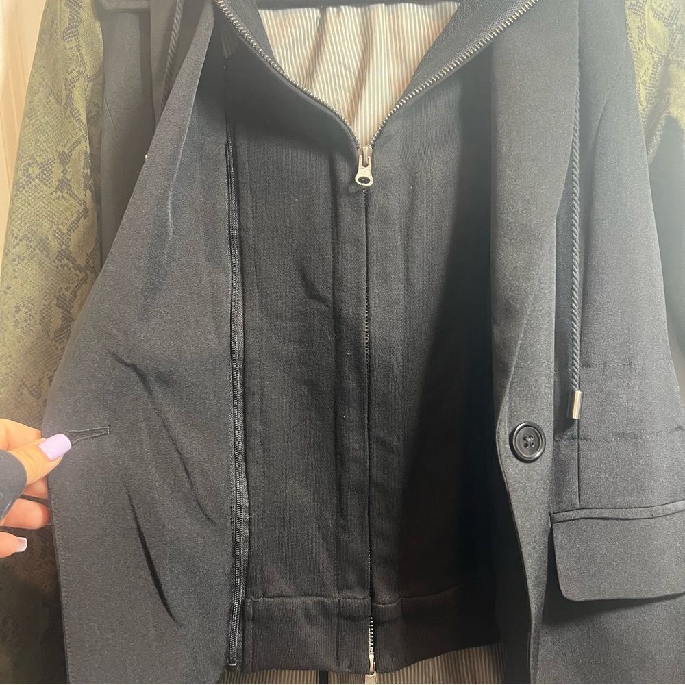 Fate Blazer Black with Green Snake Skin Sleeves and Black zip in hoodie size S - Picture 10 of 15